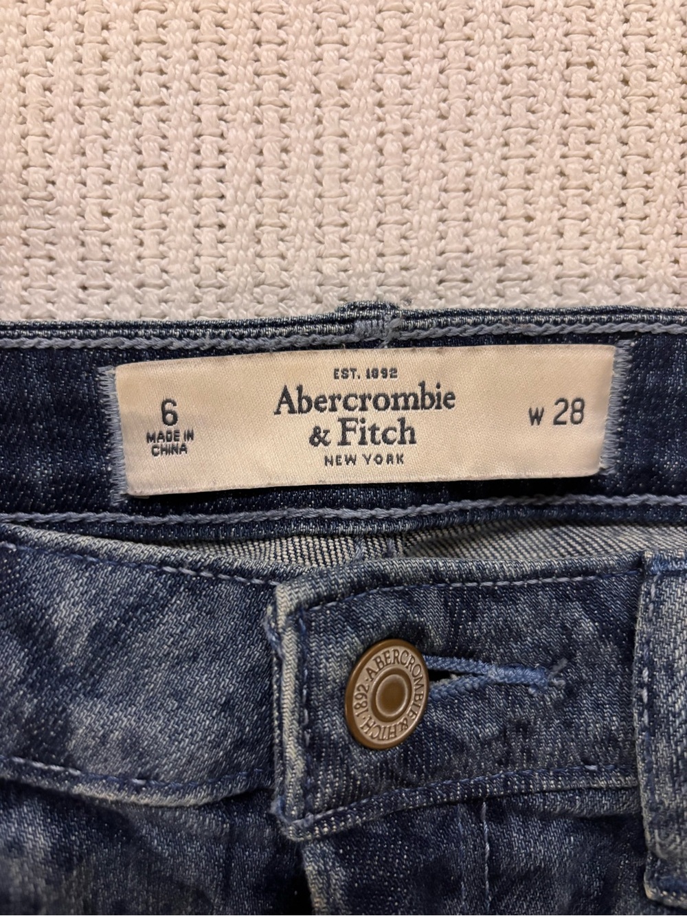 Abercrombie & Fitch- Women's Blue Paisley Print Skinny Jeans - Picture 4 of 4